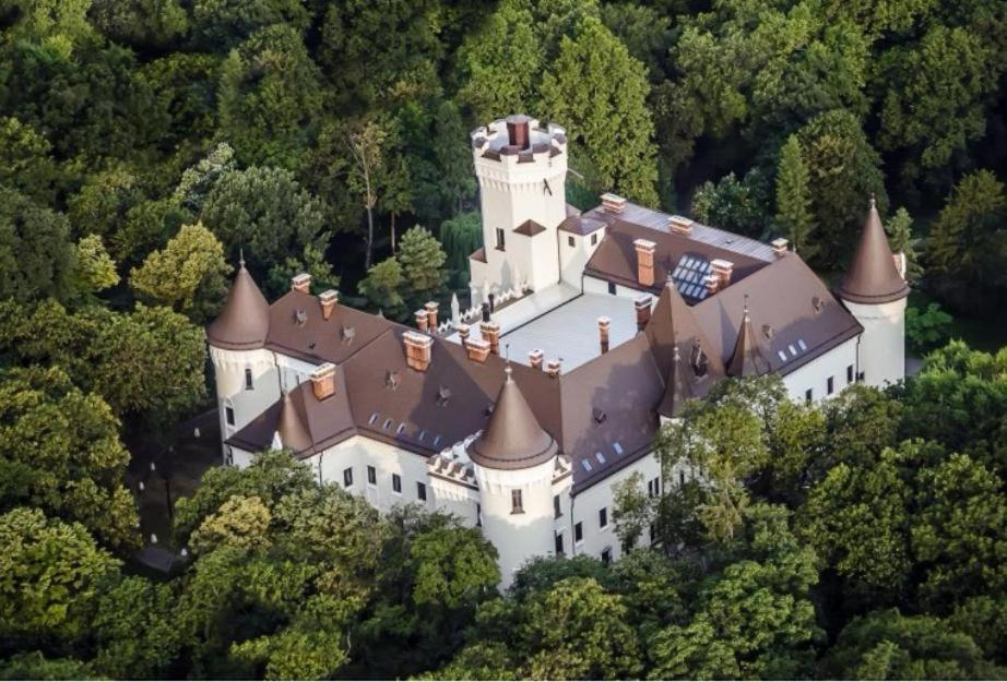 Weisz Castle Style Apartment-City Center-Free Private Parking,Wifi,Ac Nagykároly Kültér fotó